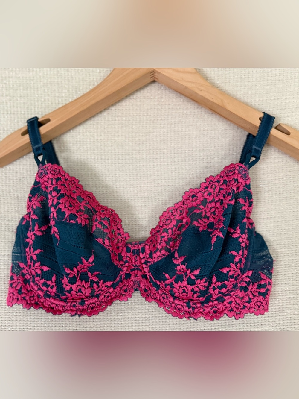 Wacoal Embrace Lace Underwire Bra Teal Pink 32D